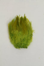 Load image into Gallery viewer, Dyed Strung Saddle Hackle