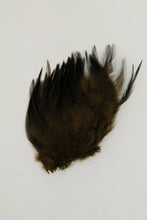 Load image into Gallery viewer, Dyed Strung Saddle Hackle