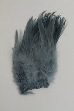 Load image into Gallery viewer, Dyed Strung Saddle Hackle