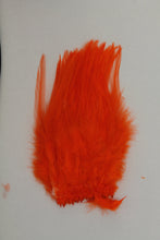 Load image into Gallery viewer, Dyed Strung Saddle Hackle
