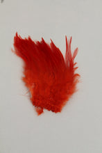 Load image into Gallery viewer, Dyed Strung Saddle Hackle